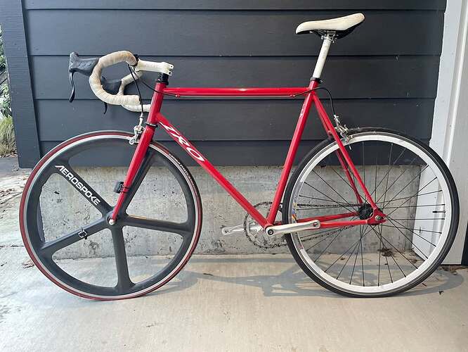 593709474_1554484412531392_776582518968732527_n