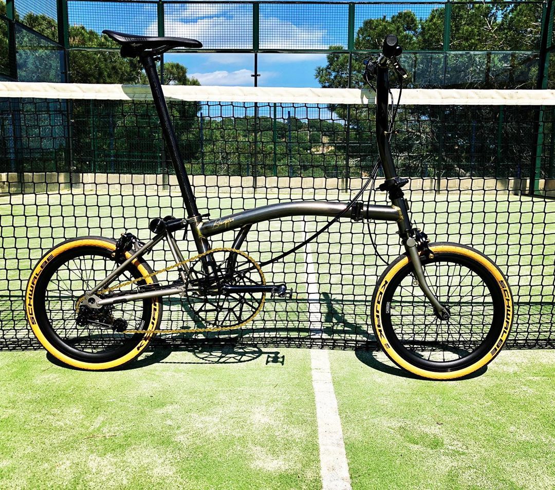 110 Likes, 6 Comments - Roger (@rogermartinvila) on Instagram: “#brompton #padel #bromptonlife #bromptonbcn #bromptonbicycle #bromptonbicycle #bromptonsociety…”